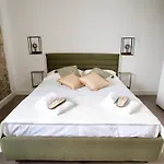 Oda ve Kahvaltı Calamarina 4*